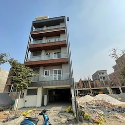 3 BHK + Servant Room Builder Floor For Sale in BPTP District 3