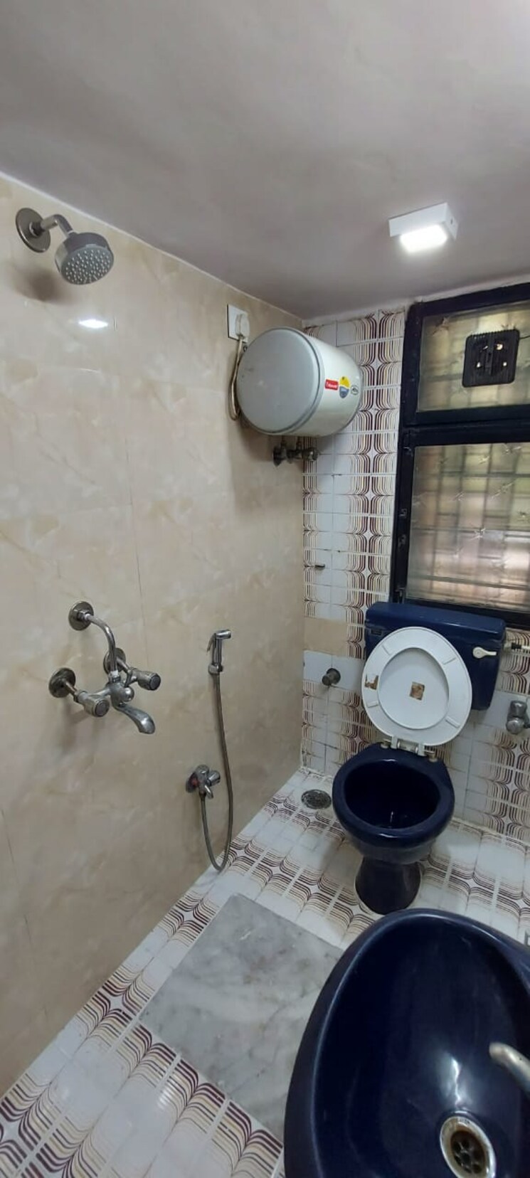Bathroom, sunny-side-apartment 3 Bedroom 740 Sq.Ft. Apartment In Andheri West Mumbai 9536742