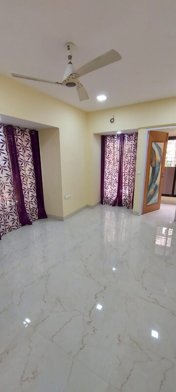 Bedroom in 3 BHK Apartment at Sunny Side Apartment, Andheri West – for Rent