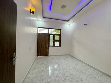 Room in 3.5 BHK Apartment at Madhuban Heights, Borivali West – for Rent