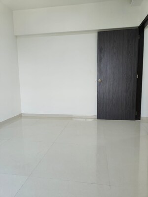 Room in 2 BHK Apartment at Versova – for Rent