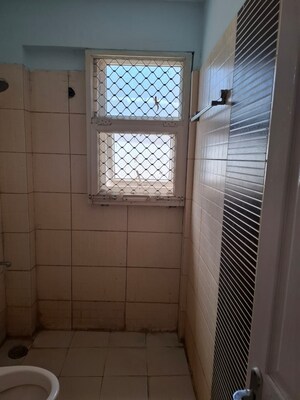 Bathroom in 3.5 BHK Apartment at Madhuban Heights, Borivali West – for Rent
