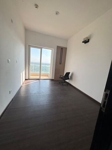 Room in 4 BHK Apartment at ATS Pristine, Sector 150 – for Sale