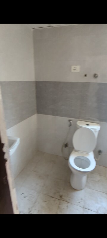 Master Bedroom in 3 BHK Apartment at Amrapali Leisure Park, Amrapali Leisure Valley – for Rent