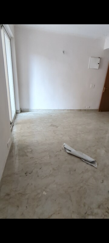 Room in 3 BHK Apartment at Amrapali Leisure Park, Amrapali Leisure Valley – for Rent