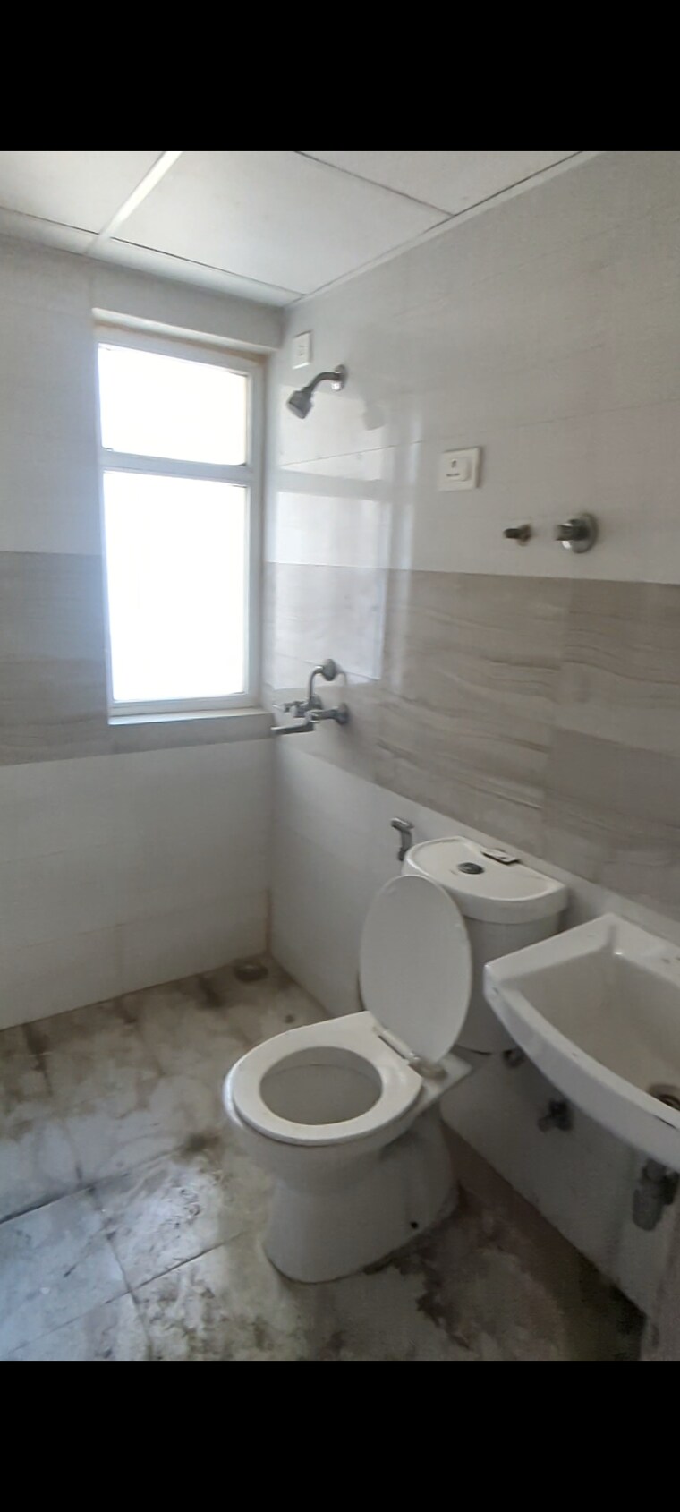 Bathroom, amrapali-leisure-park 3 Bedroom 1145 Sq.Ft. Apartment In Amrapali Leisure Valley Greater Noida 9536896