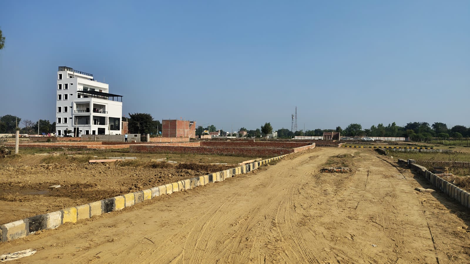 Plot For Sale in Priyanka Properties 