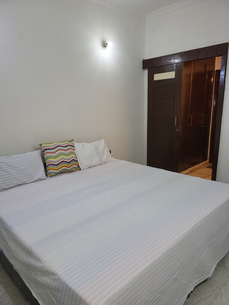 Bedroom, dlf-building-10 3 Bedroom 1800 Sq.Ft. Apartment In Dlf Phase ii Gurgaon 9537039