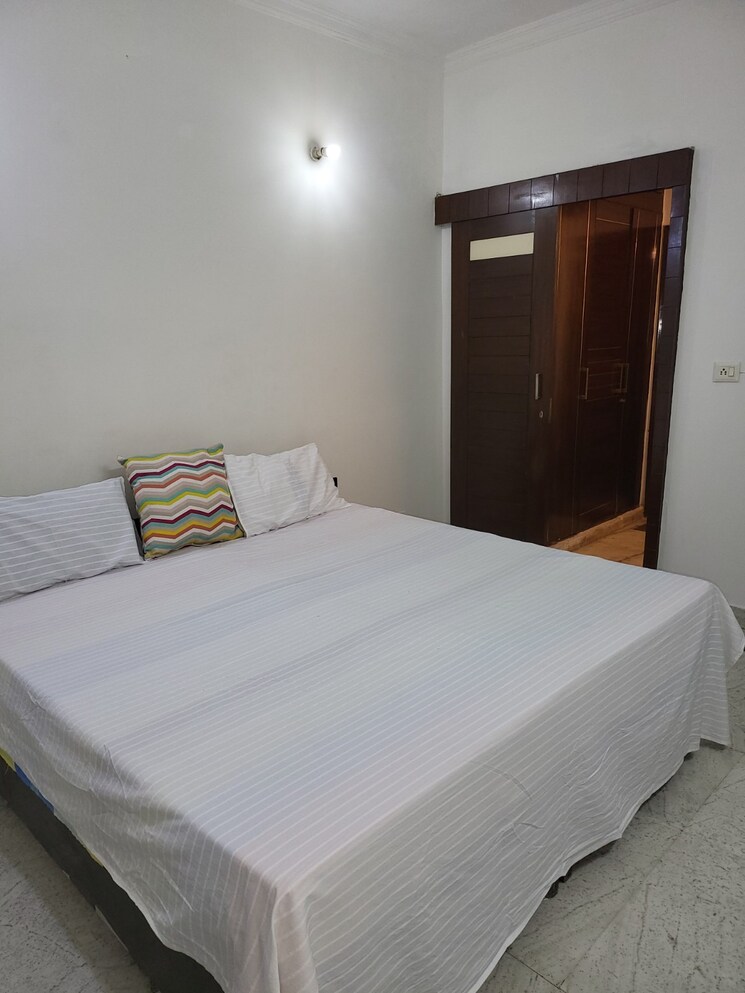 Bedroom, dlf-building-10 3 Bedroom 1800 Sq.Ft. Apartment In Dlf Phase ii Gurgaon 9537039