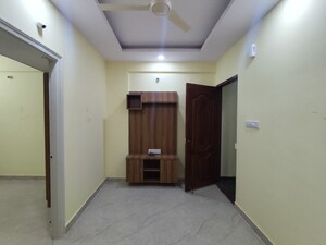 Room in 1 BHK Builder Floor at Sg Palya – for Rent