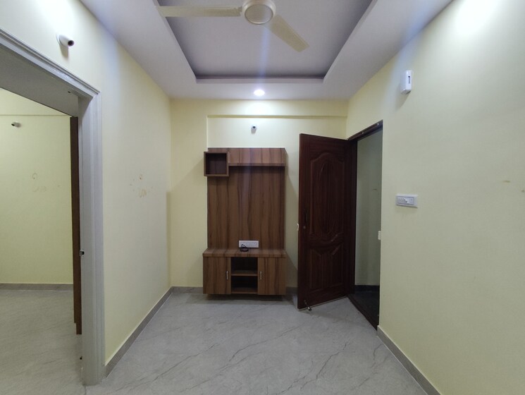 Room, sg palya 1 Bedroom 600 Sq.Ft. Builder Floor In Sg Palya Bangalore 9537138