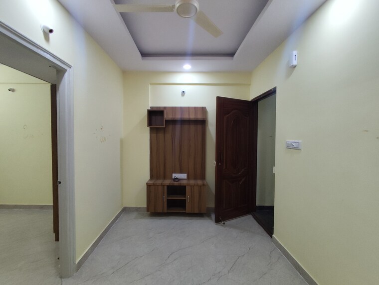 Room, sg palya 1 Bedroom 600 Sq.Ft. Builder Floor In Sg Palya Bangalore 9537138