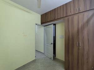 Room in 1 BHK Builder Floor at Sg Palya – for Rent