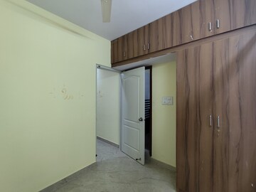 Room in 1 BHK Builder Floor at Sg Palya – for Rent
