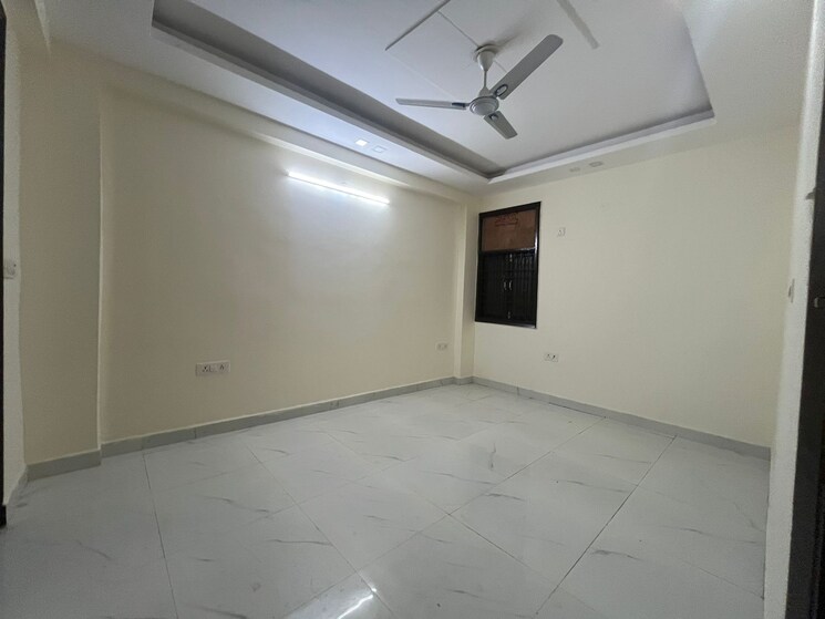 Room, risland-sky-mansion 3 Bedroom 1200 Sq.Ft. Builder Floor In Chattarpur Delhi 9537125