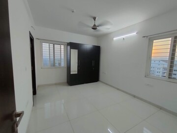 Room in 3 BHK Apartment at Aparna Sarovar, Nallagandla – for Rent