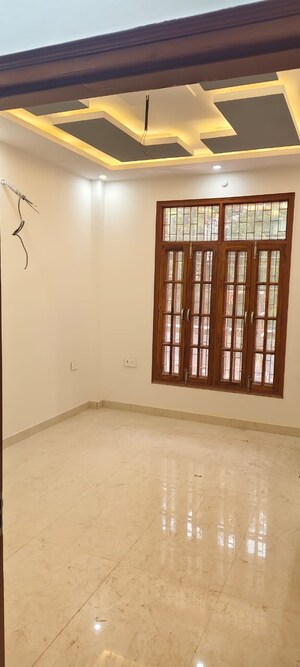 Room in 2 BHK Independent House at Gomti Nagar – for Rent