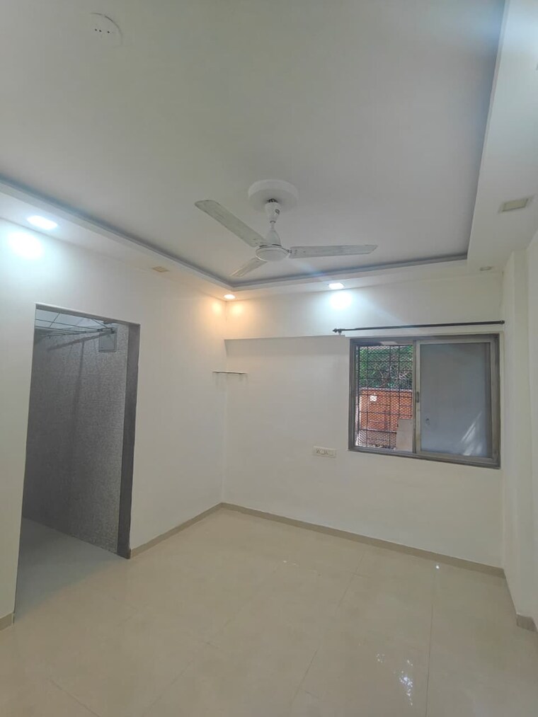 Room, himgiri-lokupvan-phase-ii-chs-ltd 1 Bedroom 450 Sq.Ft. Apartment In Vasant Vihar Thane 9537146