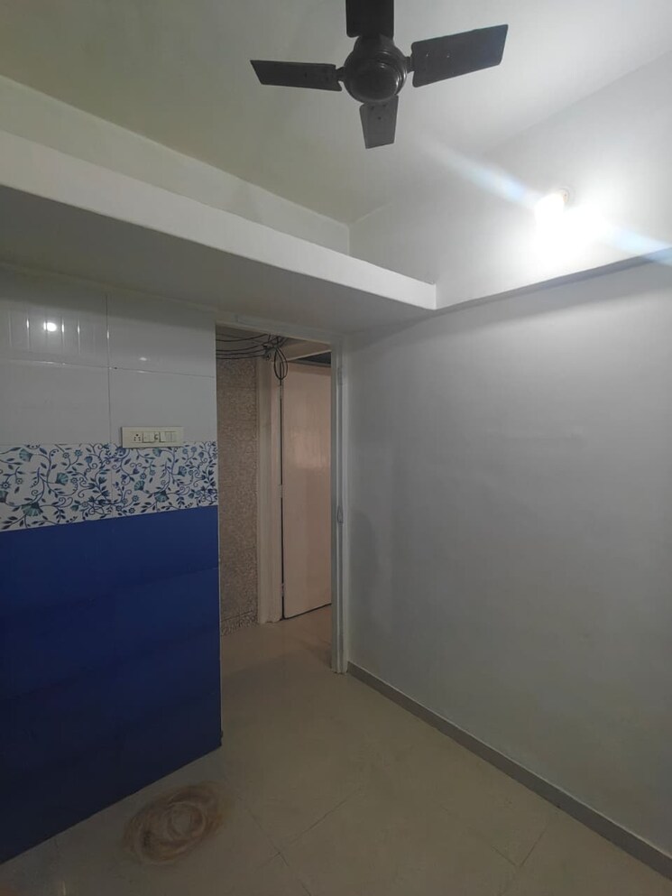 Room, himgiri-lokupvan-phase-ii-chs-ltd 1 Bedroom 450 Sq.Ft. Apartment In Vasant Vihar Thane 9537146