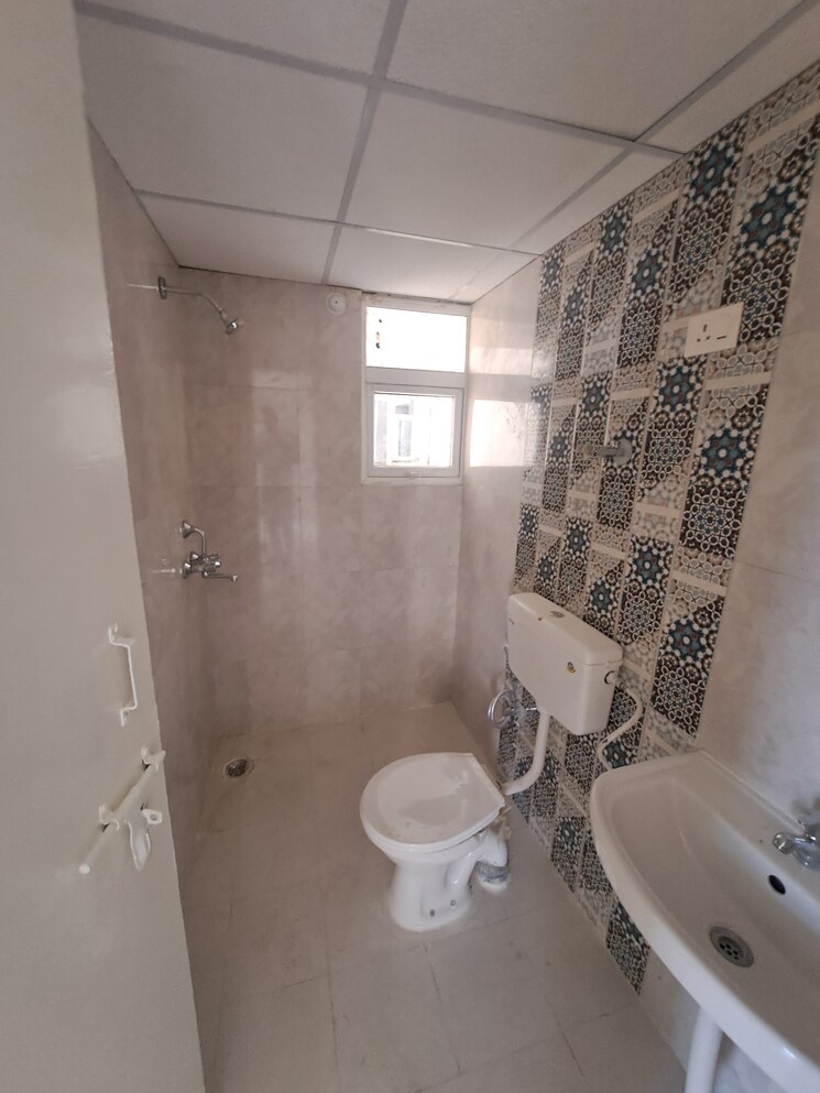 Bathroom, signature-the-millennia-3 2 Bedroom 1000 Sq.Ft. Apartment In Sector 37d Gurgaon 9537255