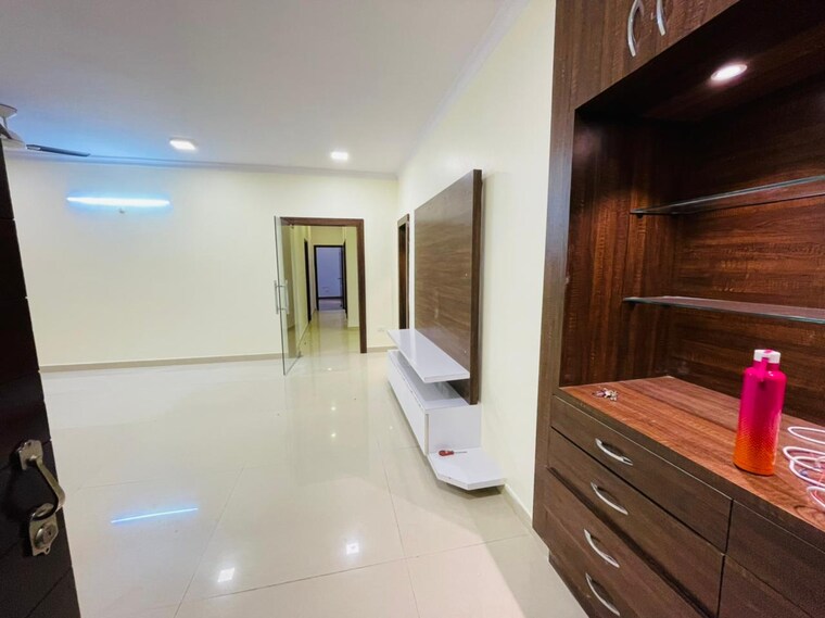 Kitchen, gomti nagar 3.5 Bedroom 2680 Sq.Ft. Apartment In Gomti Nagar Lucknow 9537259