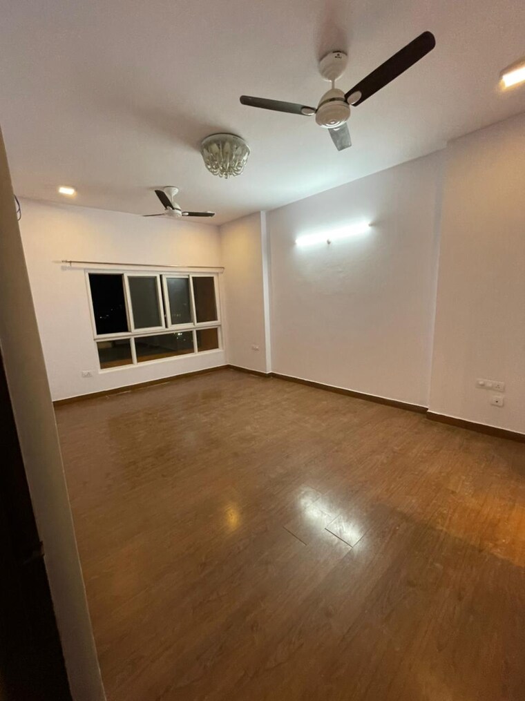 Room, gomti nagar 3.5 Bedroom 2680 Sq.Ft. Apartment In Gomti Nagar Lucknow 9537259