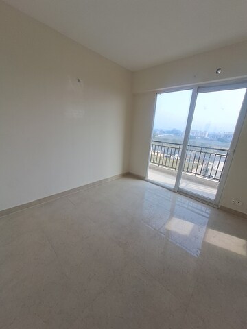 Room in 2 BHK Apartment at Signature The Millennia 3, Sector 37d – for Rent