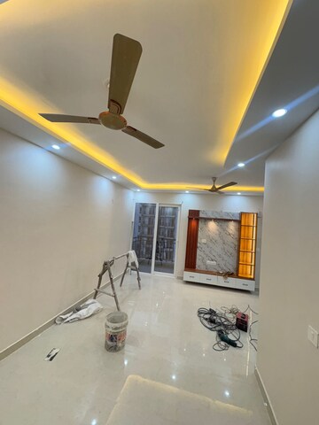 Room in 3 BHK Builder Floor at Knowledge Park V Greater Noida – for Sale