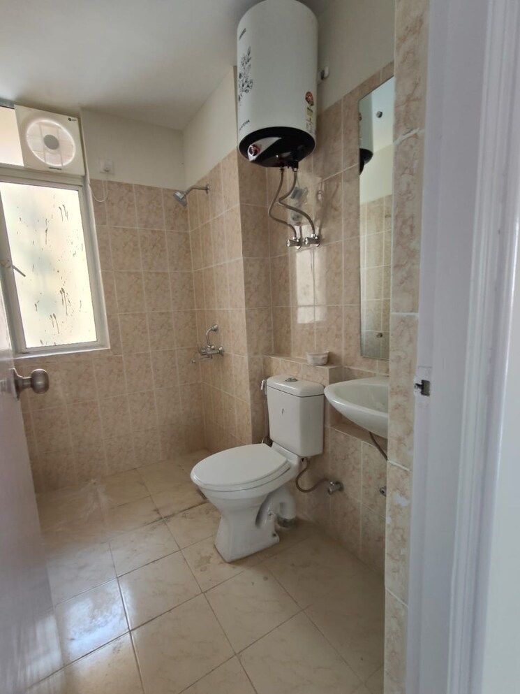 Bathroom, sare-home 3 Bedroom 1592 Sq.Ft. Apartment In Sector 92 Gurgaon 9537325