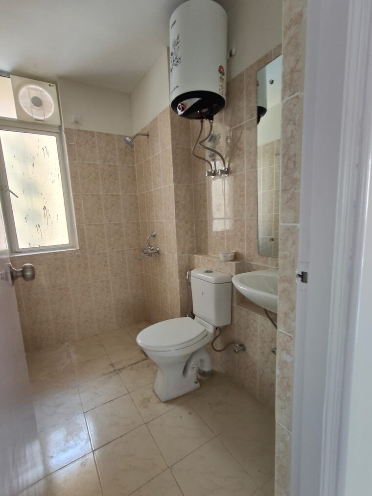Bathroom, sare-home 3 Bedroom 1592 Sq.Ft. Apartment In Sector 92 Gurgaon 9537325
