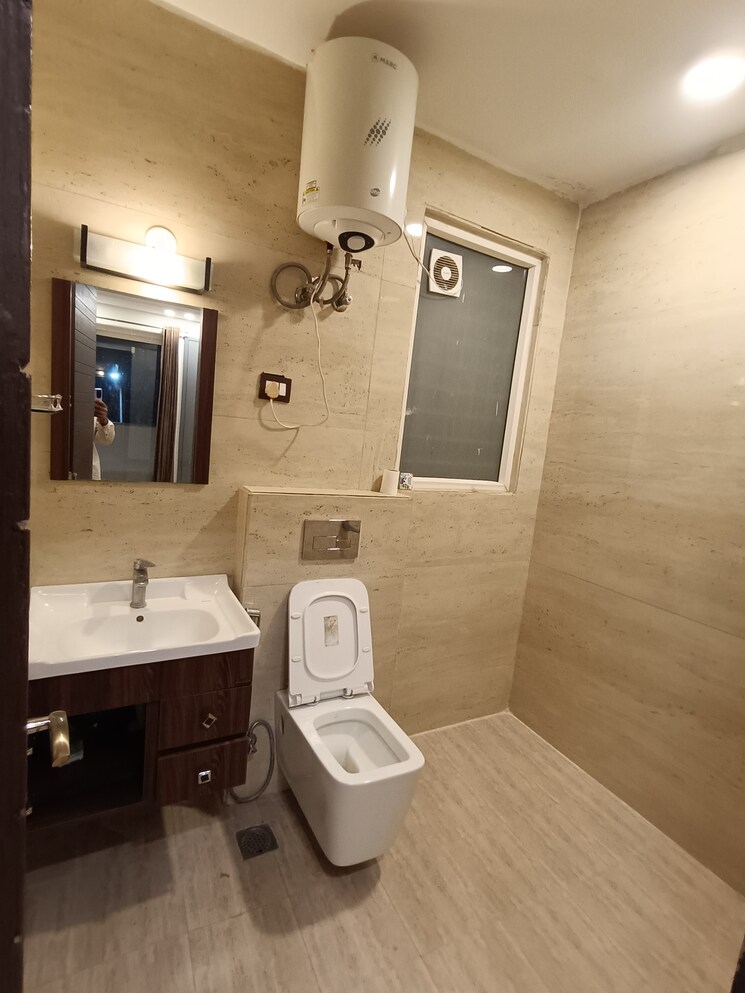 Master Bedroom, aradhya-homes 4 Bedroom 2700 Sq.Ft. Builder Floor In Sector 67a Gurgaon 9537354