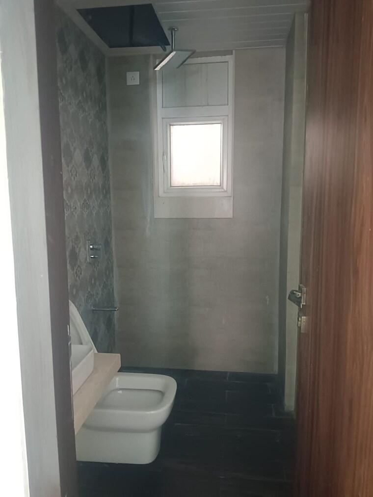 Attached Bathroom, upper-east-97 3 Bedroom 950 Sq.Ft. Apartment In Malad East Mumbai 9537346