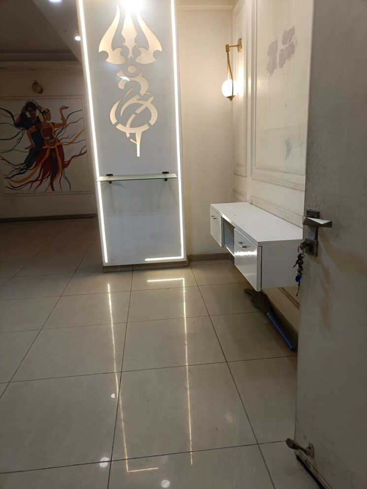 Bathroom, gulshan-ikebana 3.5 Bedroom 1995 Sq.Ft. Apartment In Sector 143 Noida 9537397