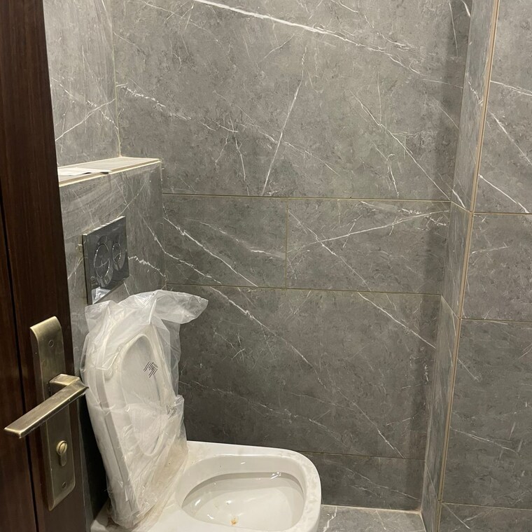 Bathroom, dlf-pink-town-house 4 Bedroom 2850 Sq.Ft. Builder Floor In Dlf City Phase 3 Gurgaon 9537482