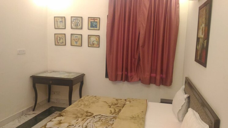 Bedroom, safdarjung enclave 4 Bedroom 3000 Sq.Ft. Builder Floor In Safdarjung Enclave Delhi 9537499
