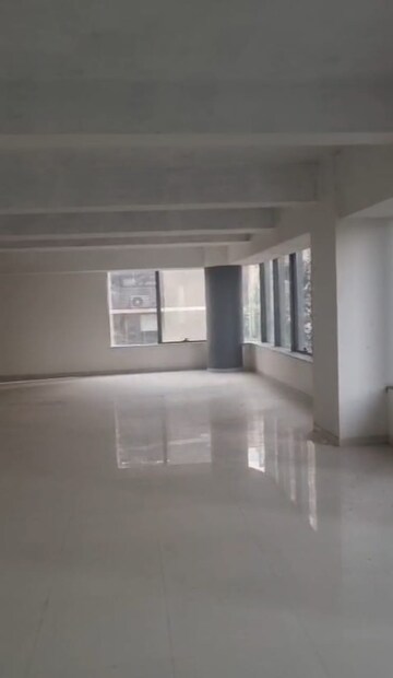 Room in  Office Space at Savaliya Krish Cubical, Thaltej – for Rent