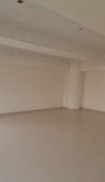 Room in  Office Space at Savaliya Krish Cubical, Thaltej – for Rent