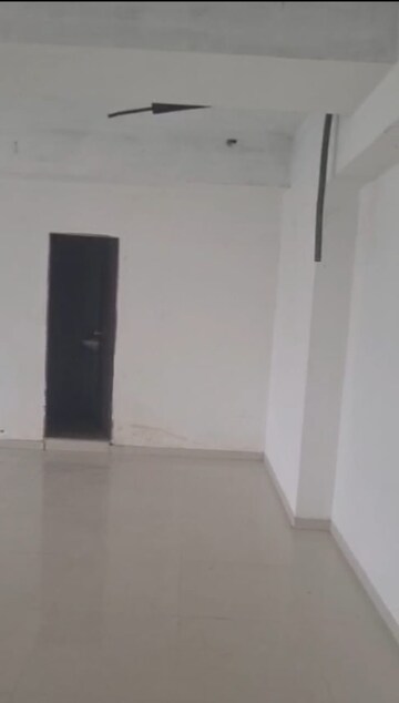 Room in  Office Space at Savaliya Krish Cubical, Thaltej – for Rent
