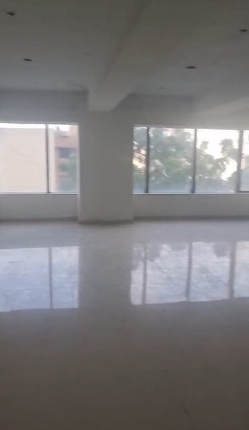 Room in  Office Space at Savaliya Krish Cubical, Thaltej – for Rent