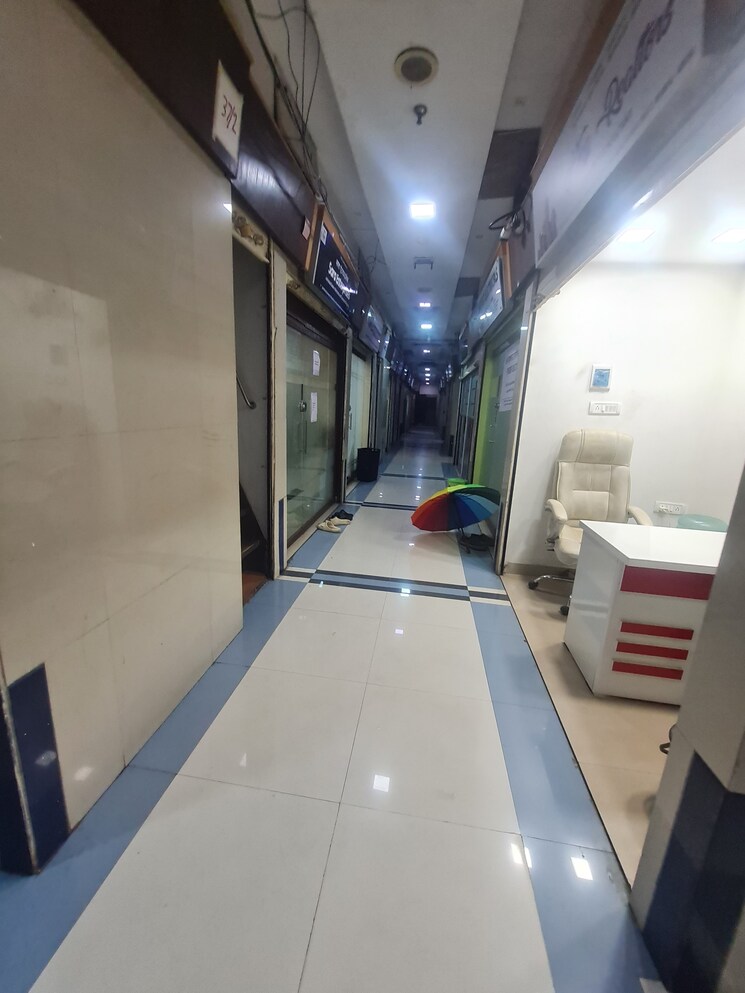 Kitchen, vk-lalco-elco-arcade Commercial Office Space 100 Sq.Ft. In Bandra West Mumbai 9537350