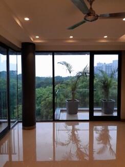 Plot For Sale in DLF Phase I