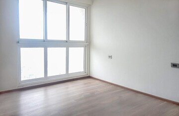 Room in 2 BHK Apartment at Omkar Alta Monte, Malad East – for Rent