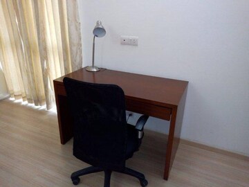 Room in 4 BHK Apartment at Central Park I, Sector 42 – for Sale