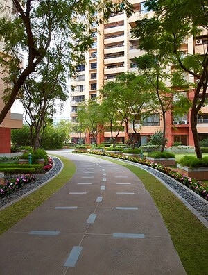 Swimming Pool in 4 BHK Apartment at Central Park I, Sector 42 – for Sale