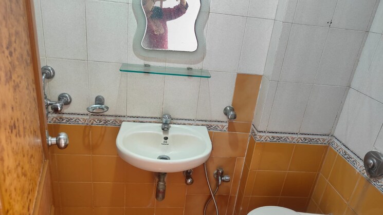 Bathroom, sagar-city-indian-ocean 2 Bedroom 812 Sq.Ft. Apartment In Andheri West Mumbai 9537708