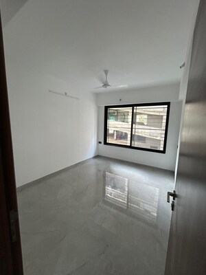 Room in 3 BHK Apartment at Kharadi – for Rent