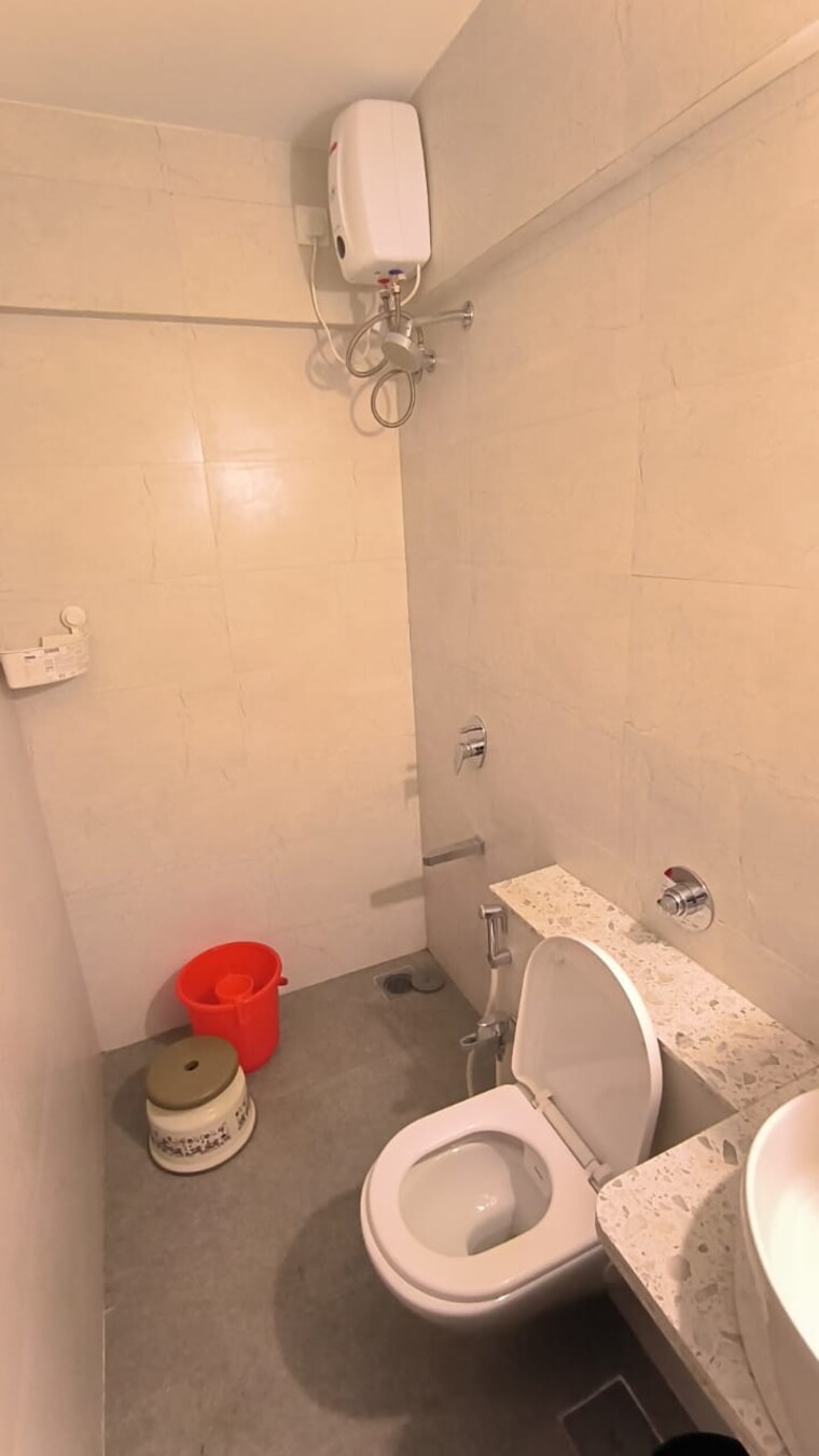 Attached Bathroom, lodha-the-park-side 2 Bedroom 899 Sq.Ft. Apartment In Worli Mumbai 9537807