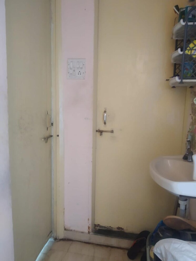 Bathroom, wakad 1 Bedroom 590 Sq.Ft. Apartment In Wakad Pune 9537833