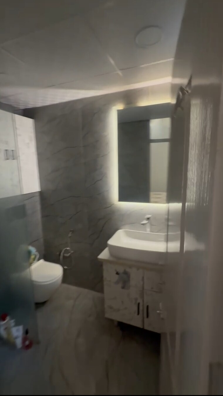 Bathroom, rajendra nagar 6+ Bedroom 200 Sq.Yd. Builder Floor In Rajendra Nagar Ghaziabad 9538033