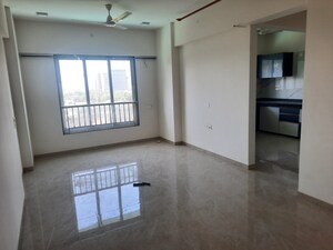 Room in 2 BHK Apartment at Thapar Suburbia, Chembur – for Rent